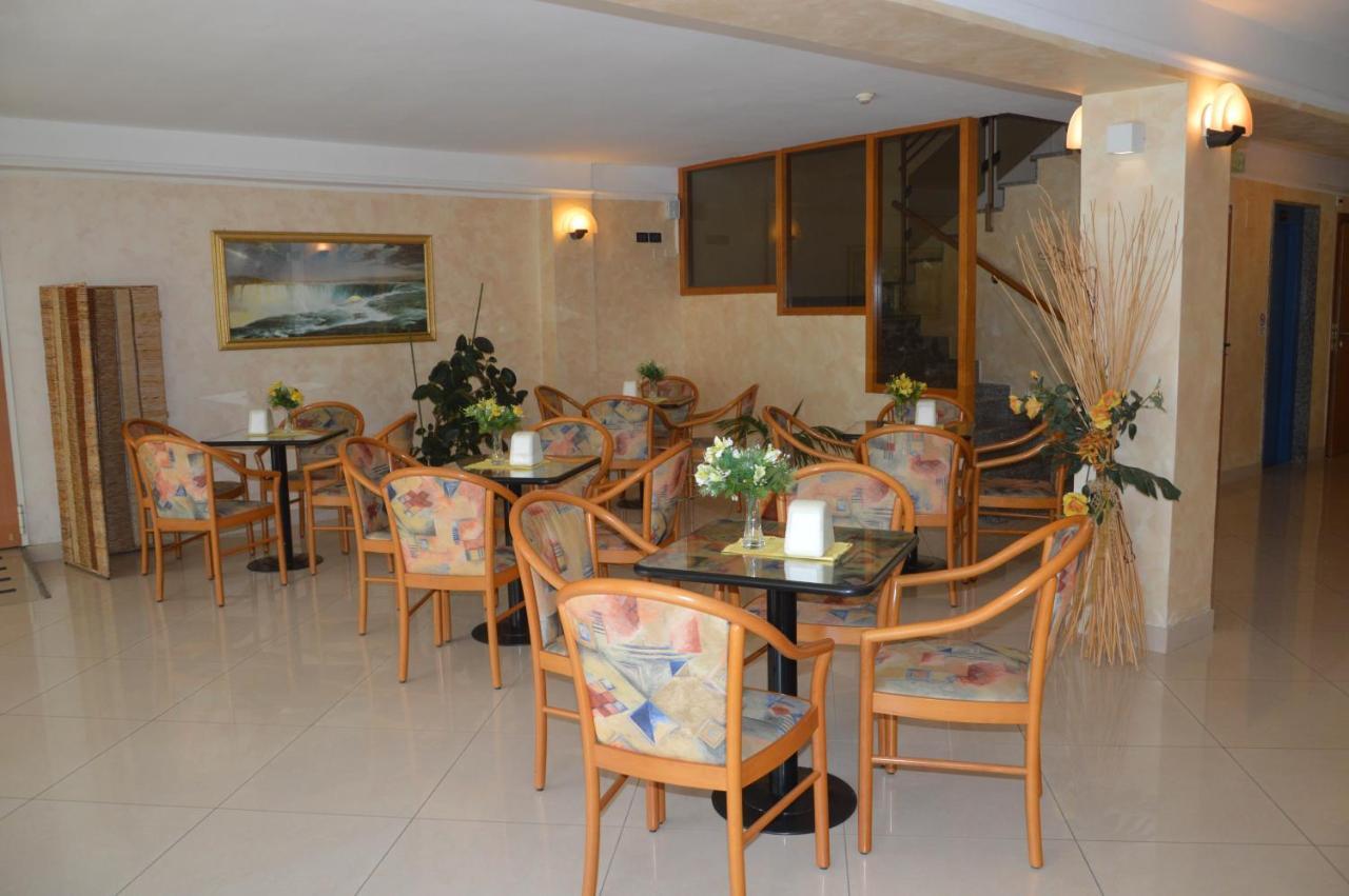 Hotel Karin Marebello ภายนอก รูปภาพ