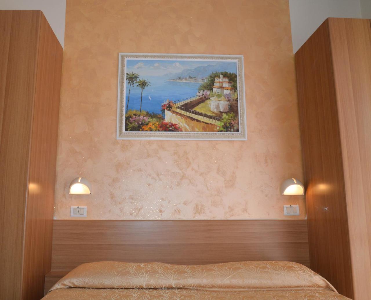 Hotel Karin Marebello ภายนอก รูปภาพ