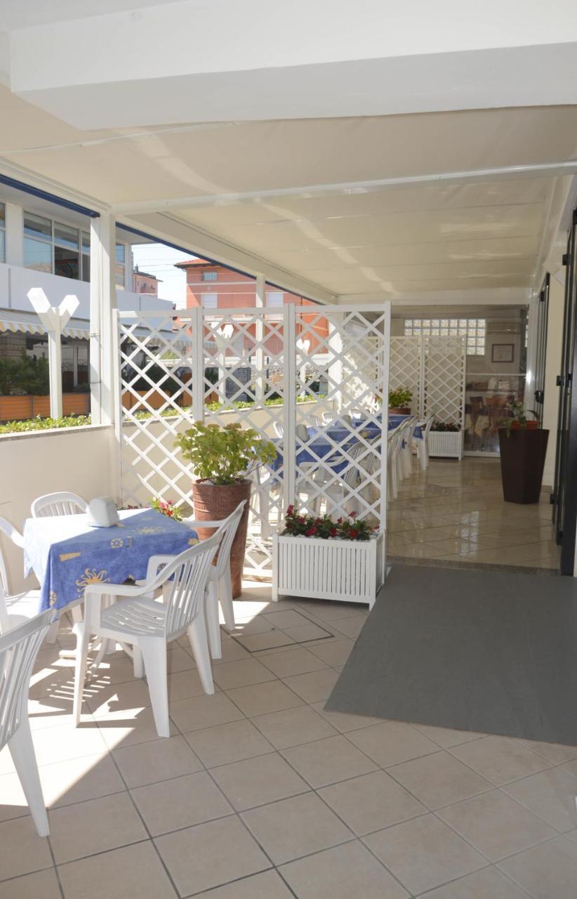 Hotel Karin Marebello ภายนอก รูปภาพ
