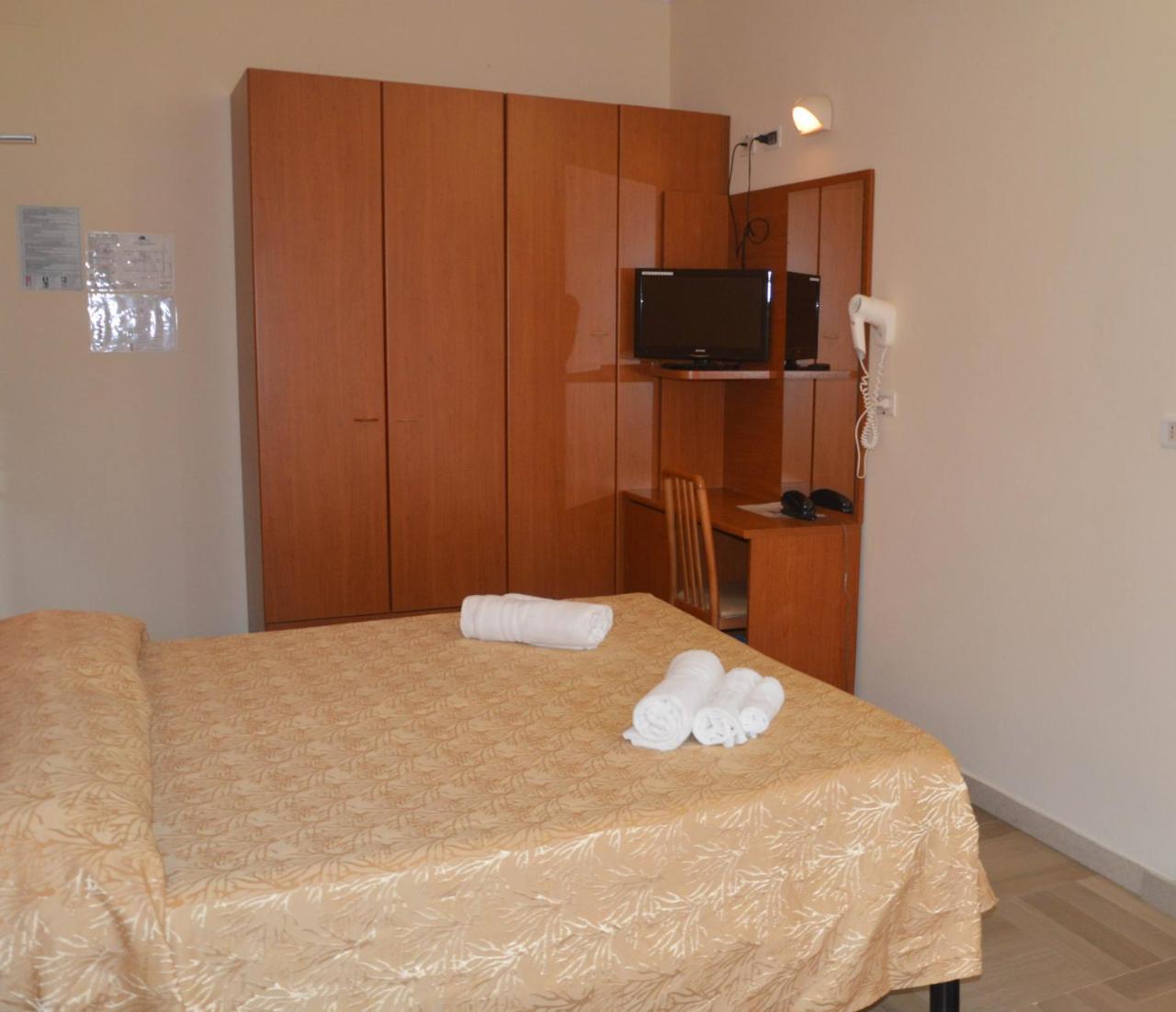 Hotel Karin Marebello ภายนอก รูปภาพ