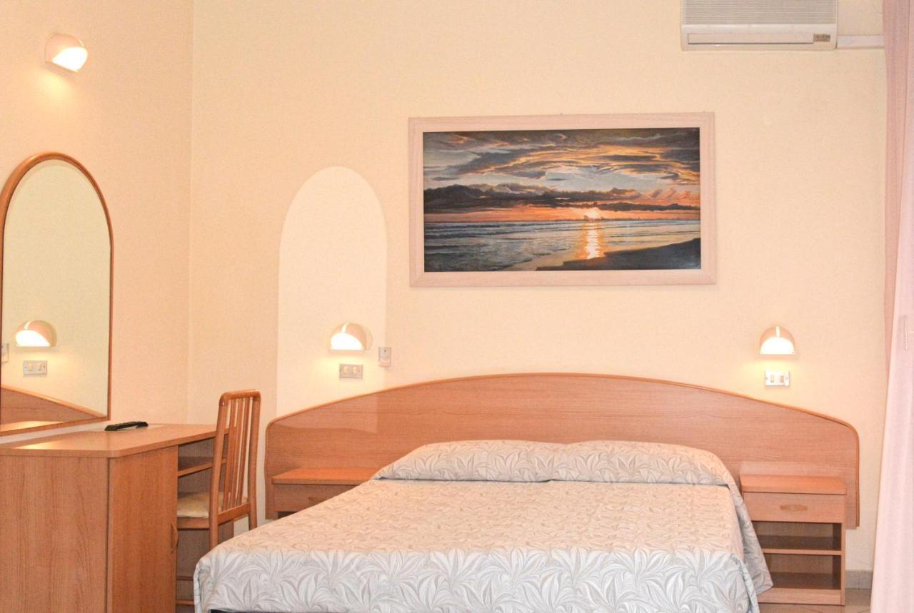 Hotel Karin Marebello ภายนอก รูปภาพ