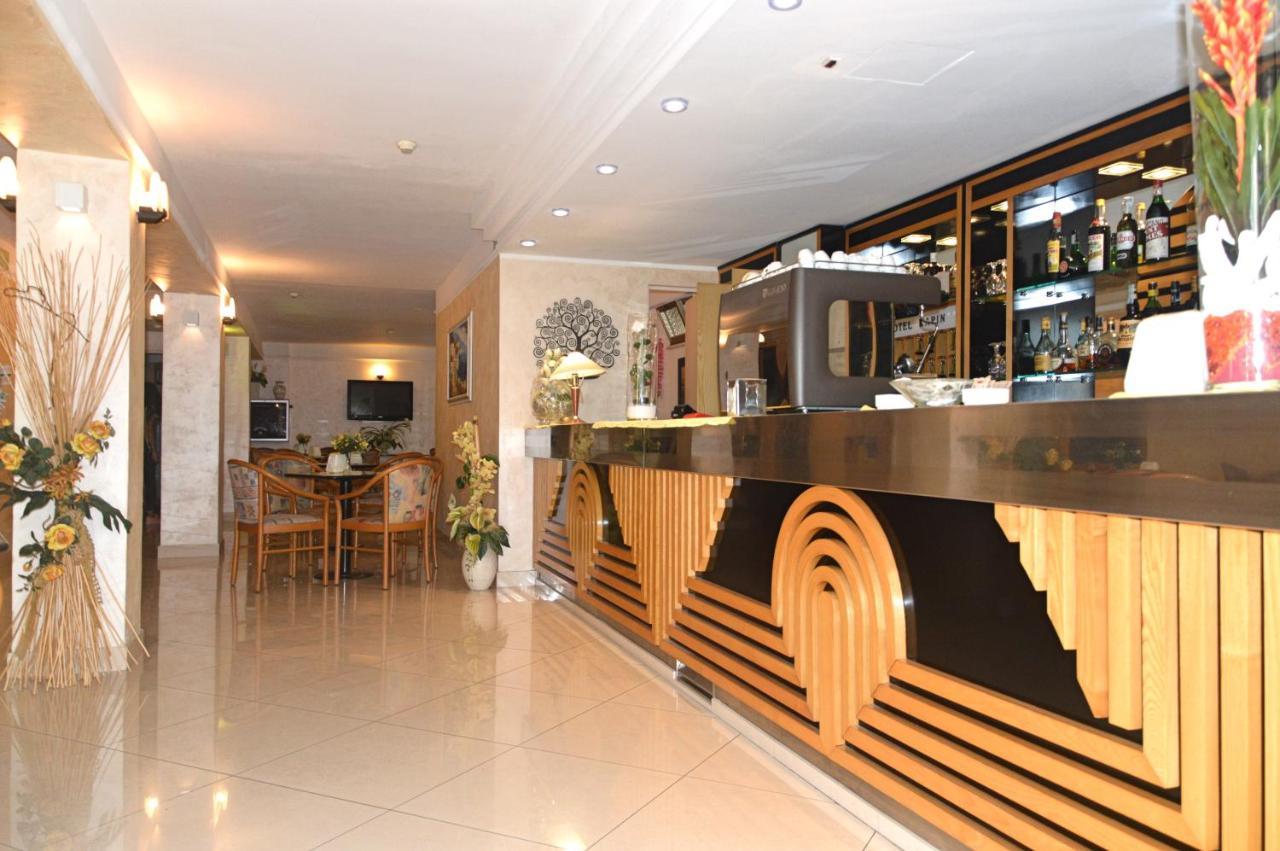 Hotel Karin Marebello ภายนอก รูปภาพ