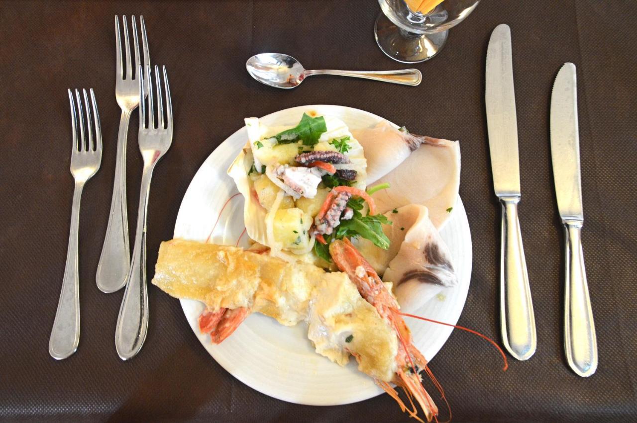 Hotel Karin Marebello ภายนอก รูปภาพ