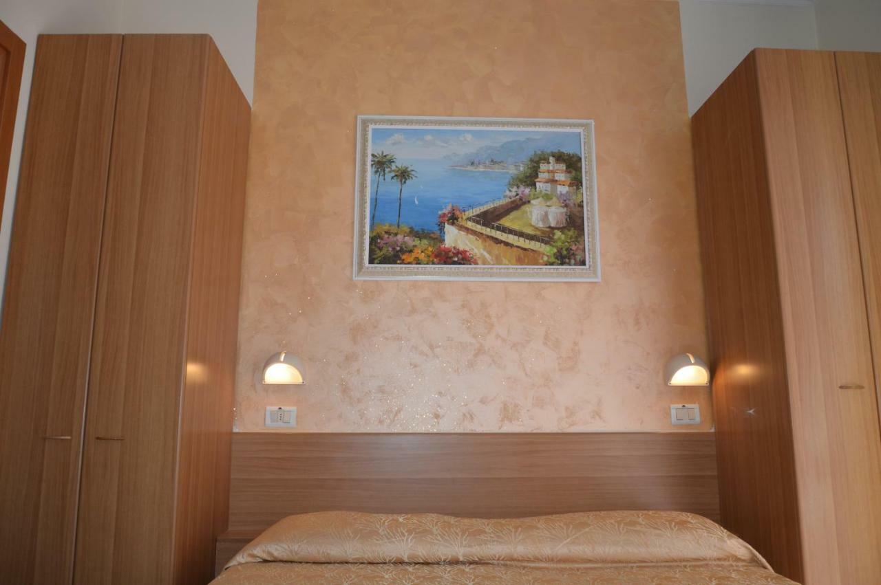 Hotel Karin Marebello ภายนอก รูปภาพ