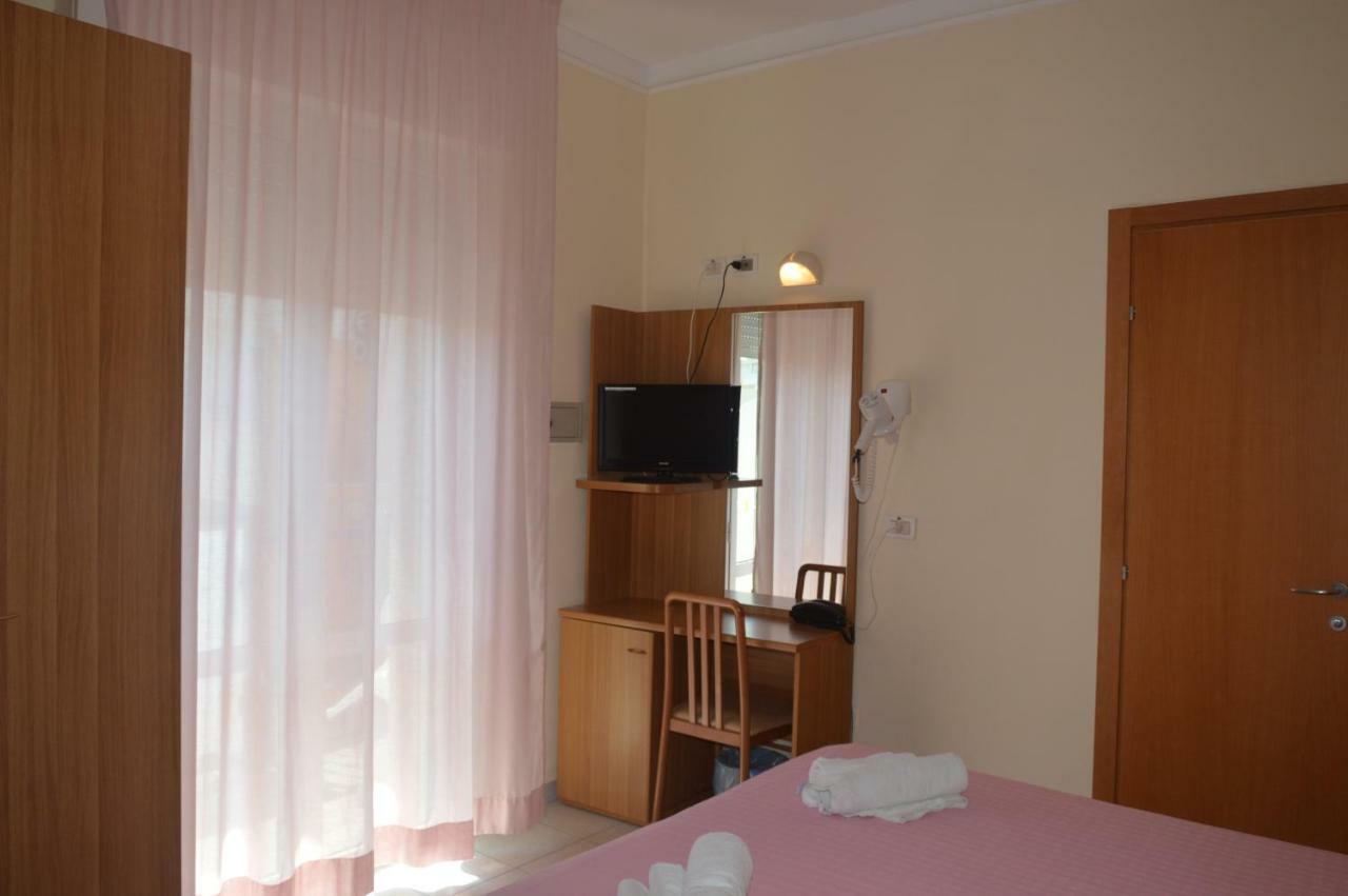 Hotel Karin Marebello ภายนอก รูปภาพ