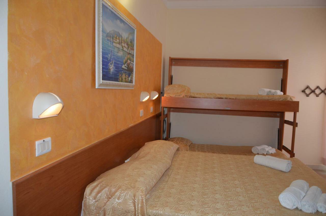 Hotel Karin Marebello ภายนอก รูปภาพ