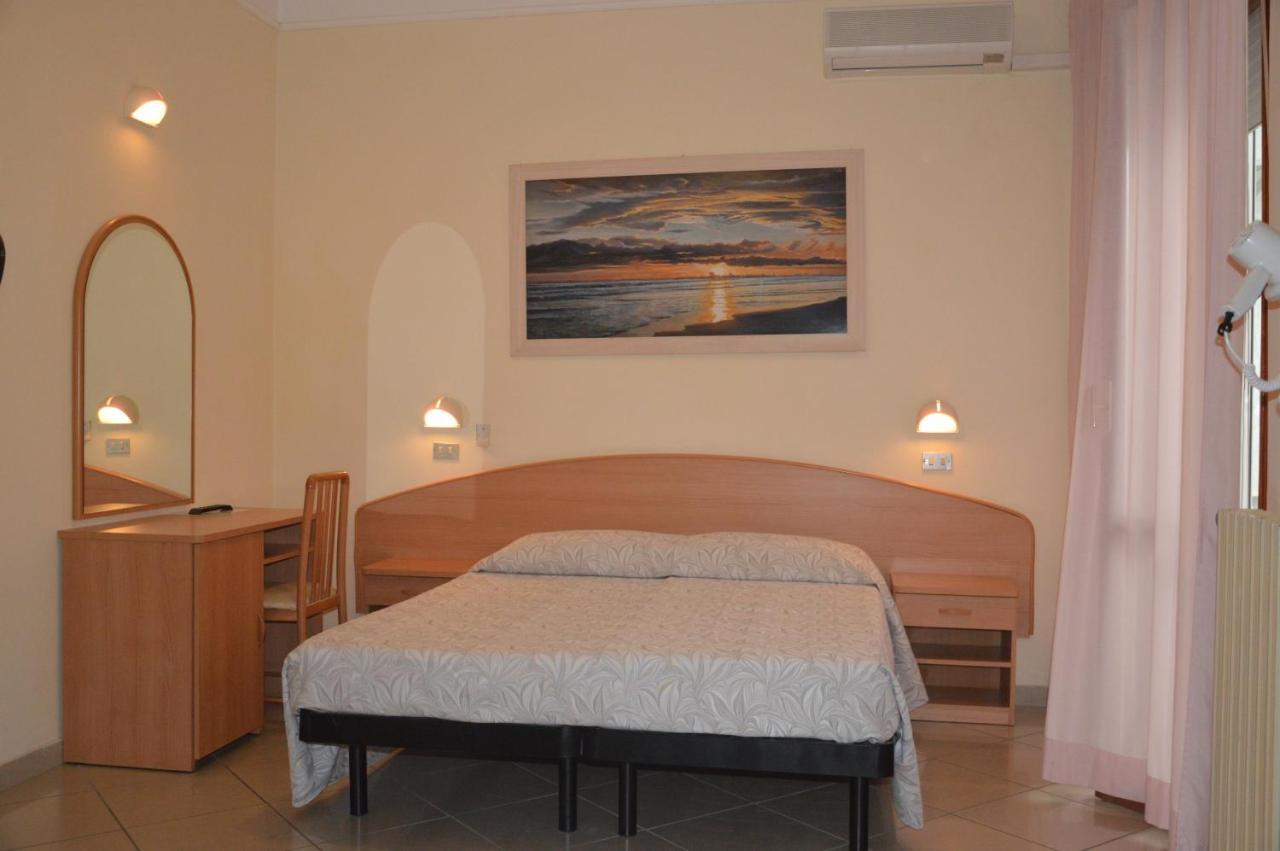 Hotel Karin Marebello ภายนอก รูปภาพ